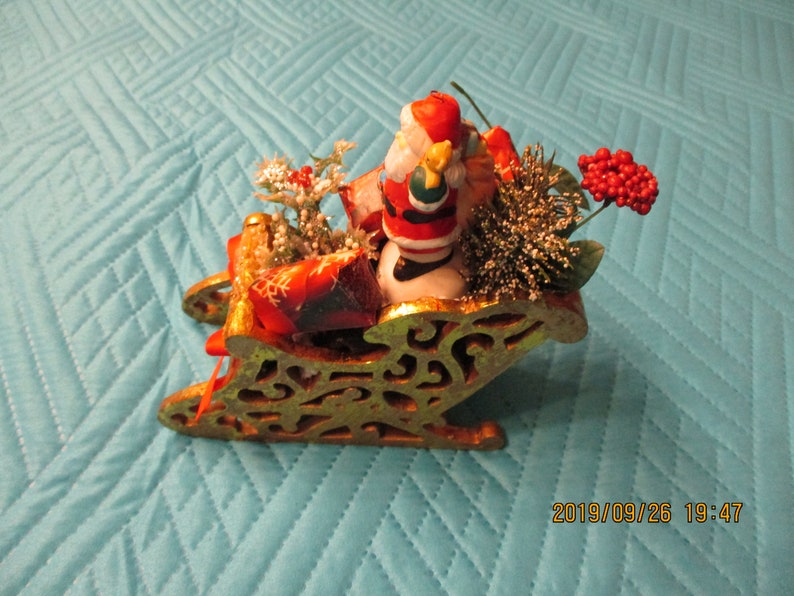 Upcycled 80s Santa w Christmas Foliage Centerpiece-Adorable as image 3