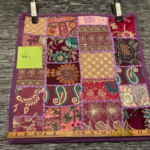 Unika lila kuddfodral i lapptäcke, ENDAST ÖVERDRAG. Dragkedja, 40x40 cm.