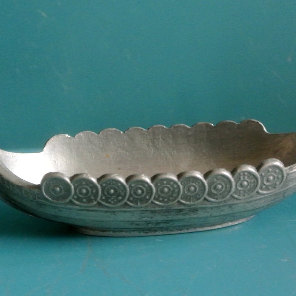 Vintage 1960s Norway pewter miniature viking-ship with sail marked NORGE for decoration, marked Handstopt TPS TINN