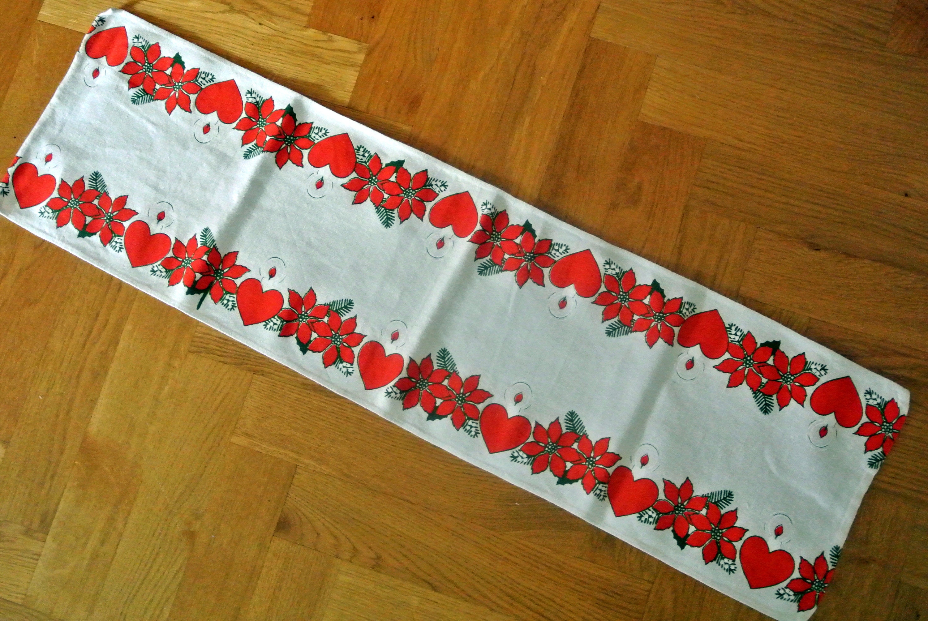 スウェーデン クリスマス テーブルセンター ヴィンテージ スウェーデンで見つけたヴィンテージのクロス/ランナー/テーブル
