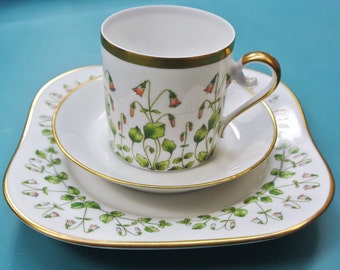 Swedish retro vintage 1960s Hackefors porcelain fabric bonewhite coffe-cup with Smaland Linea (Linea Borealis) flower decor
