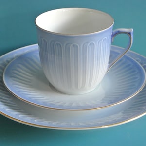 Denmark vintage 1980s Bing & Grondahl Royal Copenhagen porcelain fabric classic light blue Ballerina model coffecup with plate and assietter