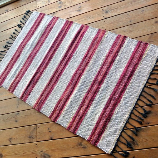 Swedish vintage 1980s 29.5 * 48 "/ inch HANDMADE handwoven vinered/ light beige cotton rag rug carpet