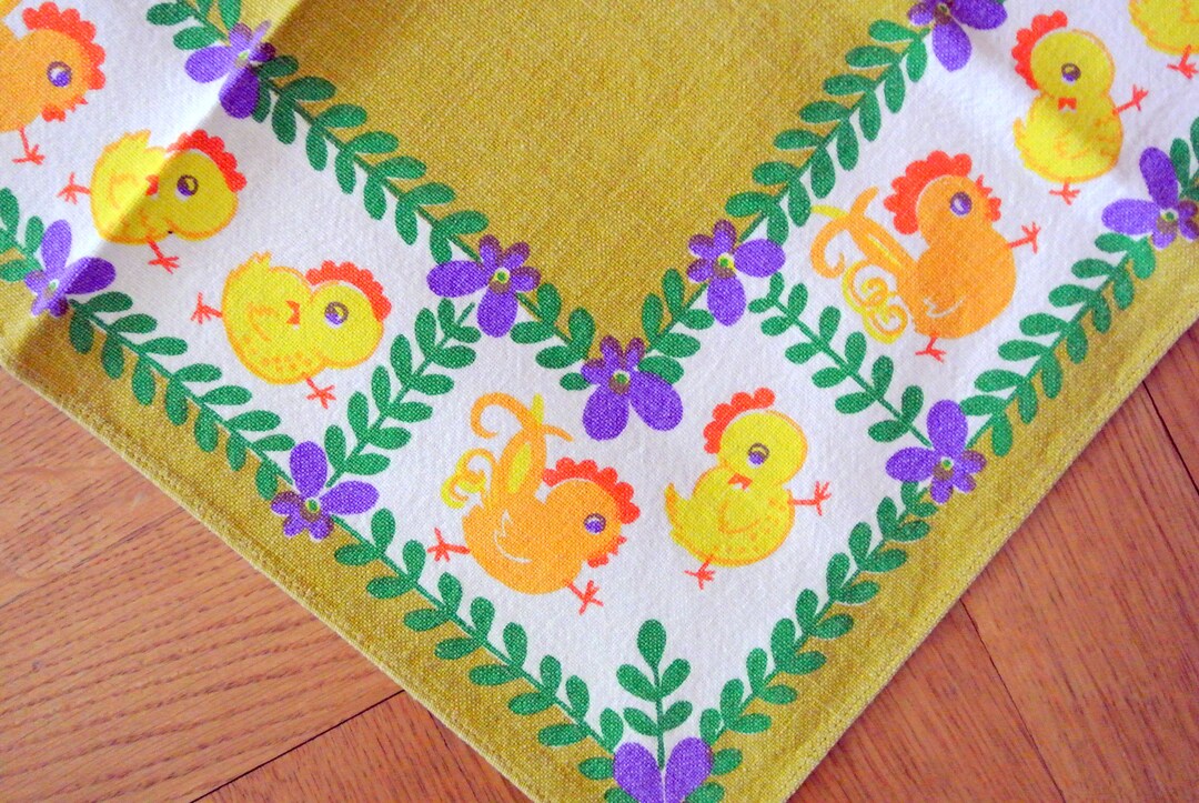 ヴィンテージスウェーデンイースターテーブルクロス：1950年代のチキン