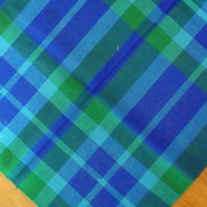 Größere Finland Finlayson Textiles Vintage 1970er Jahre gewebte blau / grüne Dralon synthetische Tischdecke mit traditionellem kariertem Muster