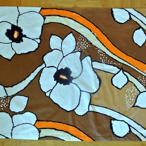 LARGE vintage 1970s printed rectangular Tampella Finland Marjatta Metsovaara GARDENIA design cotton white/ brown/ orange/ beige wall-hanging