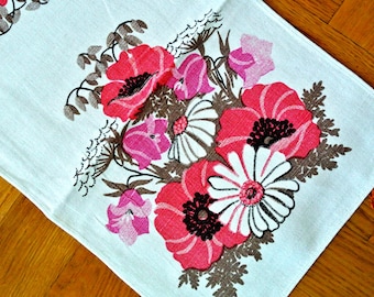 Vintage 1960er Jahre schwedischer Leinen Tischläufer: Rot Rosa Blumenmuster