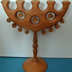 Candelabro vintage de madera de abeto hecho a mano: candelabro sueco firmado imagen 2