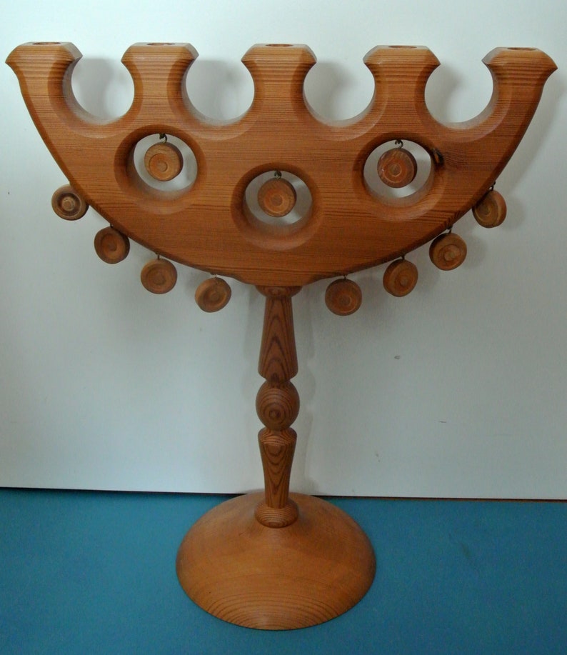 Candelabro vintage de madera de abeto hecho a mano: candelabro sueco firmado imagen 2