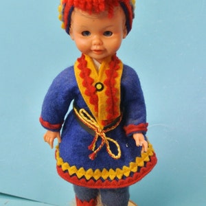 Svedese d&#39;epoca degli anni cinquanta a mano souvenir paesaggio lappone vestire la bambola