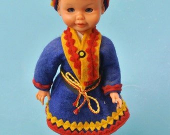 Swedish vintage 1950s handmade souvenier Laplander landscape dress doll