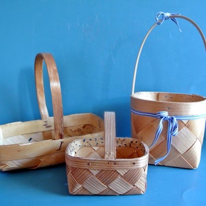 Lot of 3 smaller Swedish vintage 1990s well plaited natural organic brown wood Spånkorg baskets with handle