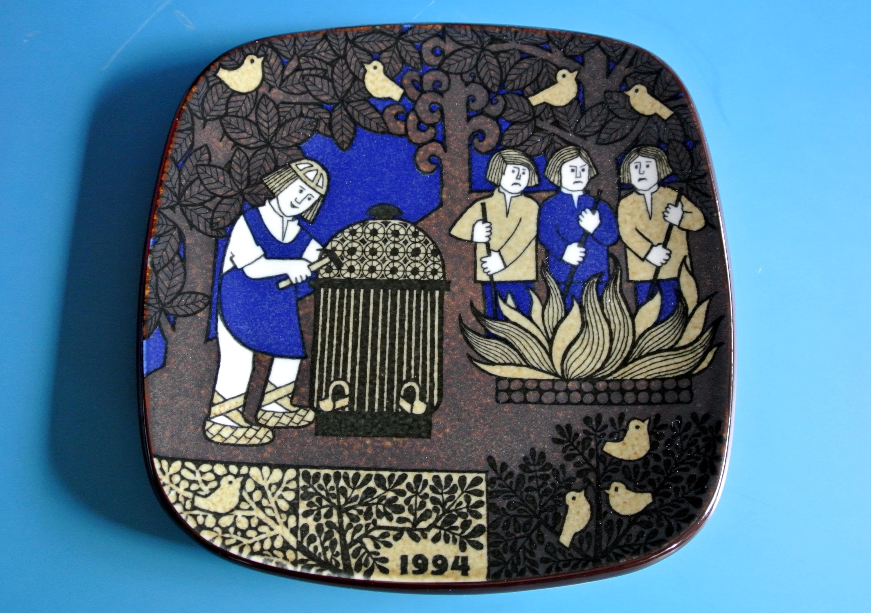 Vintage Kalevala Arabia Finland Plate 1994: Raija Ussikkinen