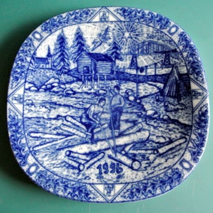 Lovely Swedish vintage Rörstrand porcelain plate from 1996 with printed river rafting Sweden motive design by G.N. (Gunnar Nylund)