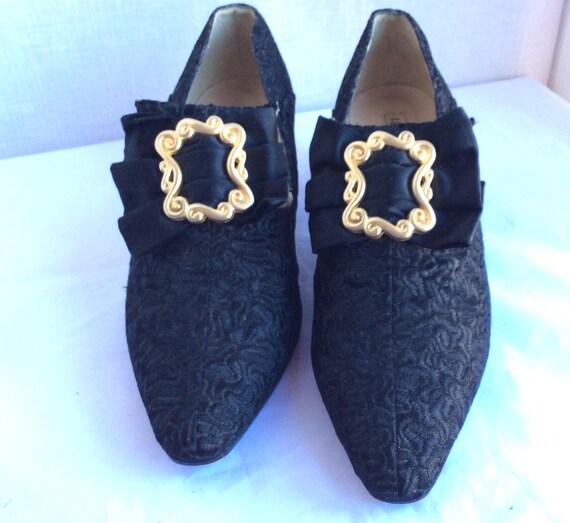 Vintage retro shoes pilgrim funky 90s retro Persia