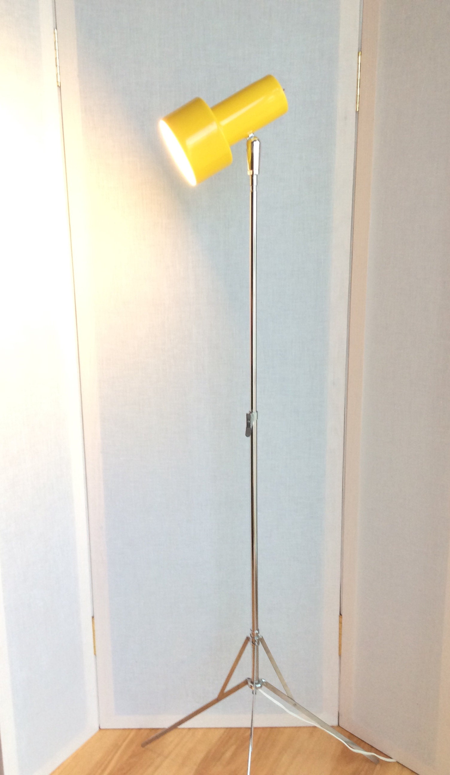 Mcm Mid Century Modern Floor Lamp Mod Tripod Telescopic