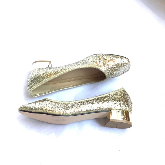 Size 8.5 Flat Shoes Gold Glitter Heels Vintage re… - image 2