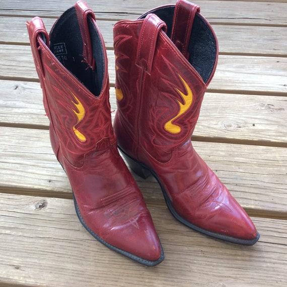 boots like frye