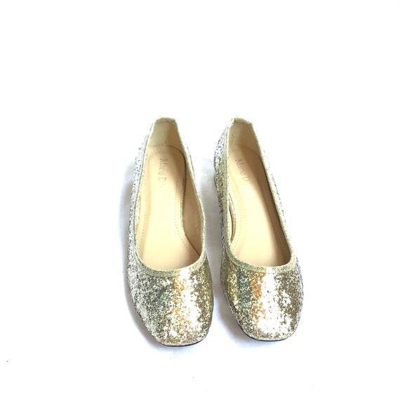 Size 8.5 Flat Shoes Gold Glitter Heels Vintage re… - image 3