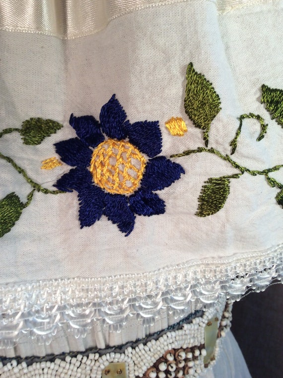 Vintage boho ethnic embroidered flowers peasant c… - image 3