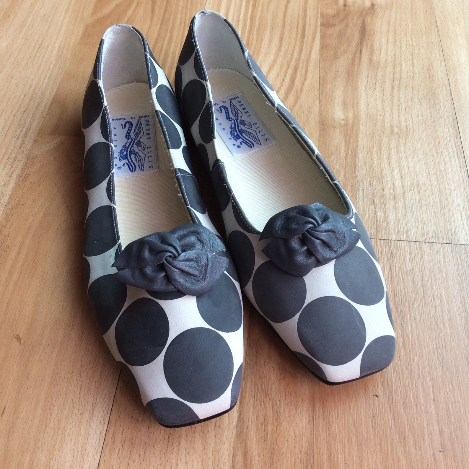 vintage flat new old stock perry ellis mod 80s shoes ballet size 7 narrow funky retro