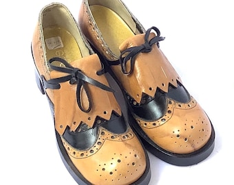 Chunky loafers size 6.5 True Vintage mod kilt brogues round toe 70s 80s narrow block heels shoes