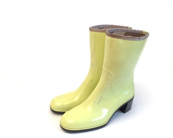 Vintage Pucci rain boots yellow 90s size 10 US 40 EU funky short waterproof retro