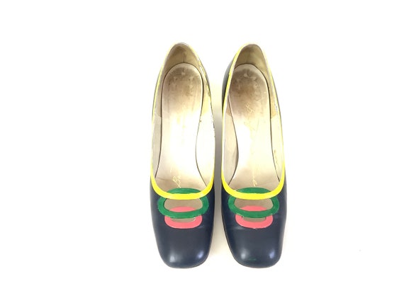 Size 7.5 Pumps Go Go Mod vintage shoes yellow nav… - image 4