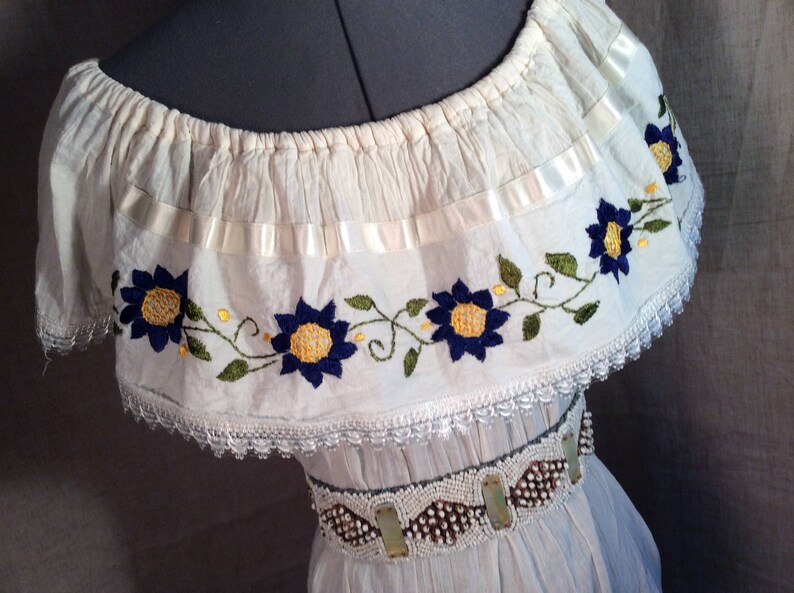 Vintage boho ethnic embroidered flowers peasant cotton blouse image 2