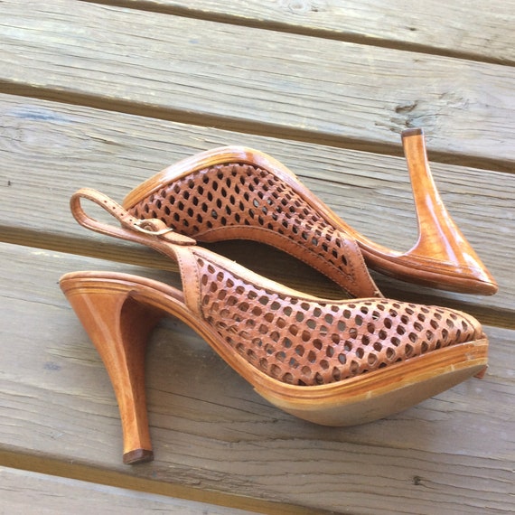 Vintage Wild Pair wood sole leather sandals heels… - image 5