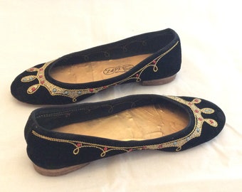 Rare 50s embroidered ballet shoes 60s funky bejewels bejeweled flats size 6.5 mod
