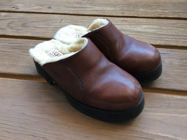 Shearling lined leather clogs by Uggs size 7 slides leather | Etsy