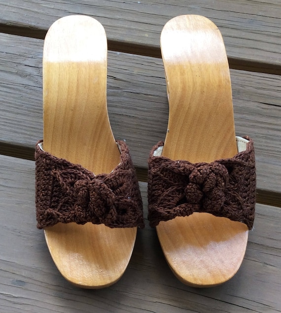 Size 7 Mules Brown Crochet Vintage retro sandals … - image 1