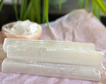 Satin Spar Selenite Raw 15 cm Log