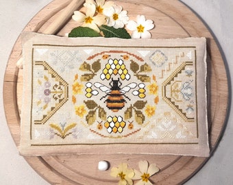 Cross stitch primitive Quaker PDF bee pattern chart, bee cross stitch, Samplers and Primitives, Quaker bee flower spring sampler