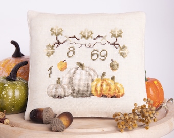 Schema per punto croce a forma di zucca in stile primitivo, campionario per il Giorno del Ringraziamento (schema in PDF)