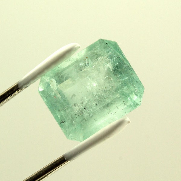 11 Carat Emerald Cut Natural Colombian Emerald Loose Gemstone