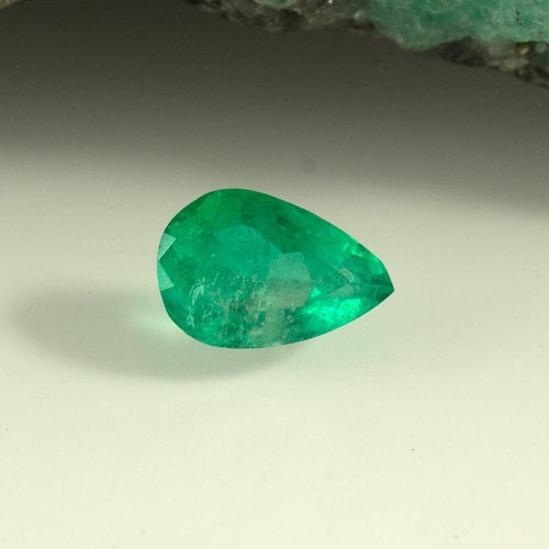 9 X 6mm 1.1 Carat Pear Shape Natural Colombian Emerald Loose shops Gemstone