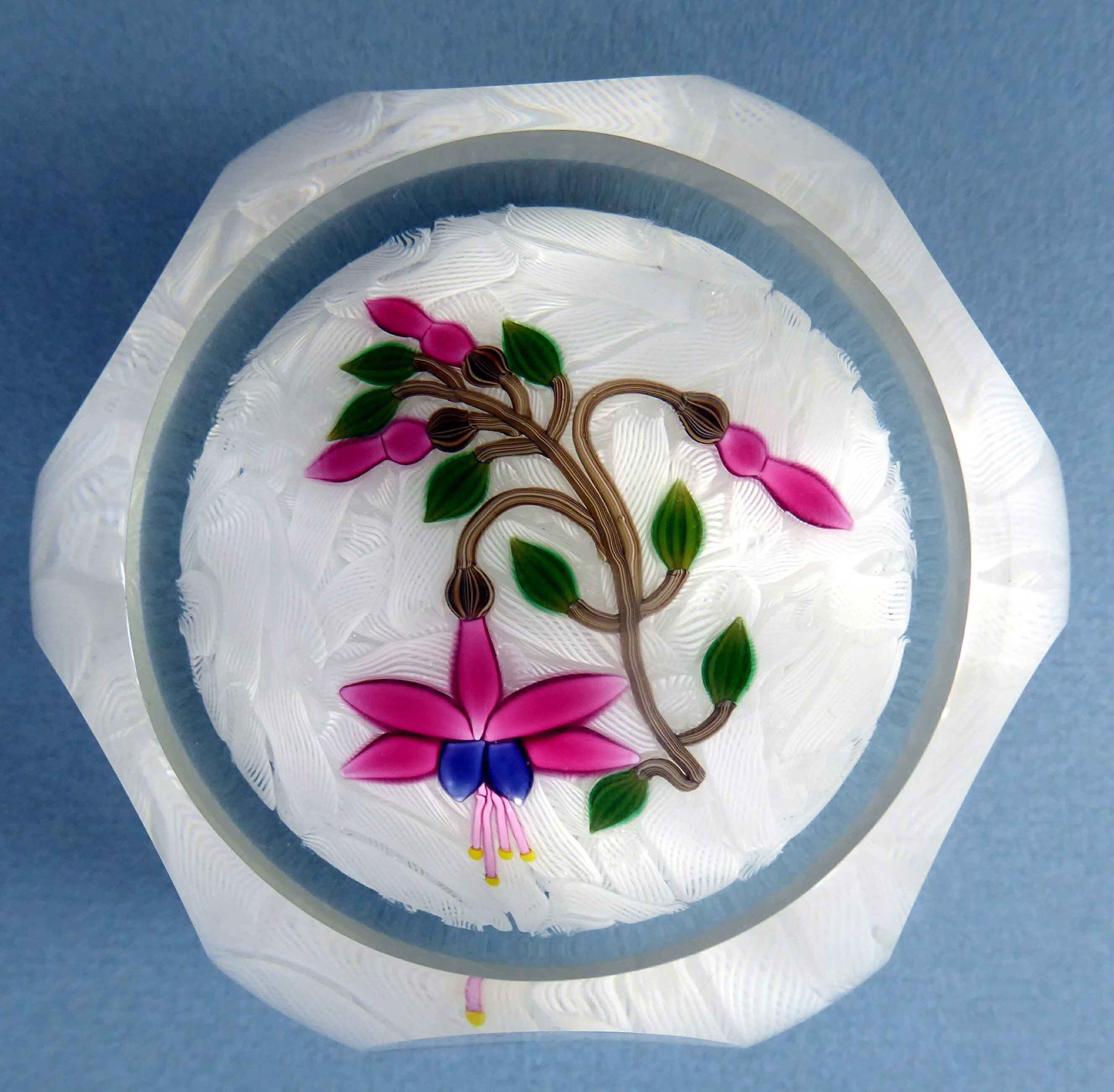 dating perthshire paperweights