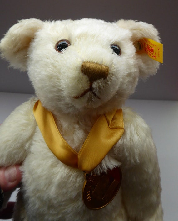 millenium steiff bear