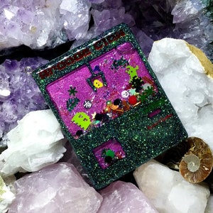 Retro Arcade Claw Crane Game Shaker Snowglobe Keyring, Necklace, Pendant