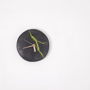 Minimalist, concrete, small wall clock with Scandinavian moss, Modern concrete clock, Round wall clock, Wall decoration image 5