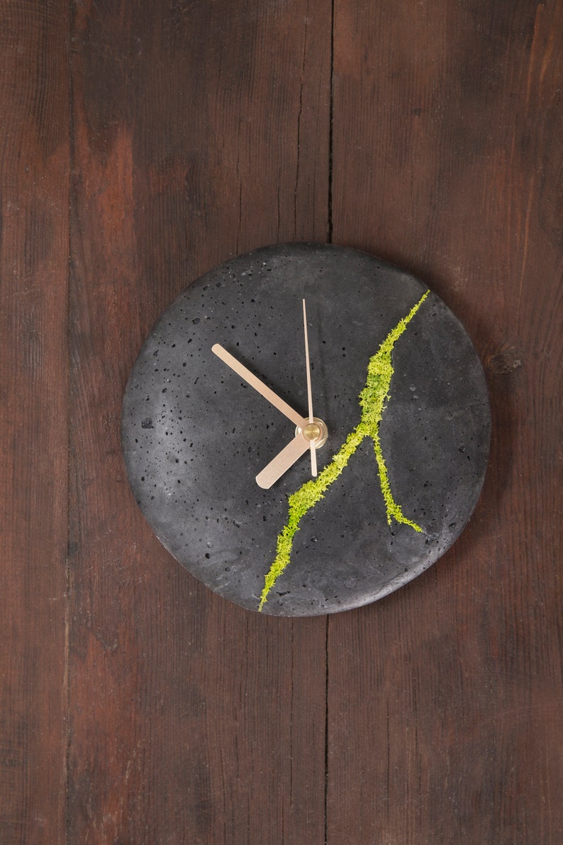 Minimalist, concrete, small wall clock with Scandinavian moss, Modern concrete clock, Round wall clock, Wall decoration image 6