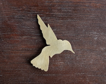 Elegant Gold Hummingbird Brooch - Wearable Art for Nature Admirers