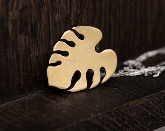 Collier feuille de Monstera en or - Pendentif en laiton fait main