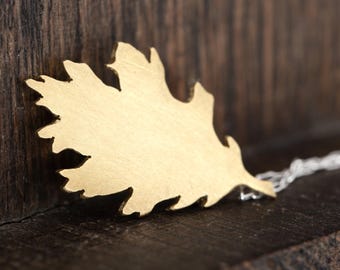 Colgante de hoja de roble inspirado en la naturaleza - Belleza artesanal