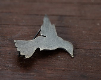 Handmade Alpaca Silver Hummingbird Pin – Stippled Bird Brooch
