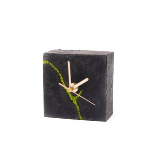 Minimalist concrete desk clock with Scandinavian moss | Modern concrete clock | Square table clock | Home decoration