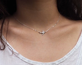 BIRD ketting in sterling zilver, goud of rosé goud • gelaagde ketting • zwaluw vogel ketting • sierlijke vogel ketting • vogels minnaar cadeau