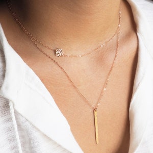 Rose Gold SIDEWAYS LOTUS Necklace Rose Gold Lotus Necklace Dainty Rose Gold Necklace Dainty Lotus Necklace imagem 3